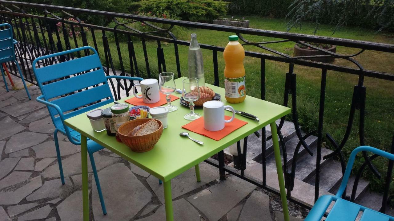Le Curieux De Conques Acomodação com café da manhã Saint-Cyprien-sur-Dourdou Exterior foto