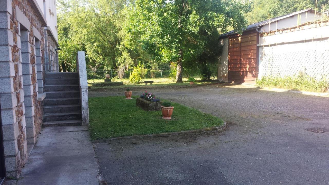 Le Curieux De Conques Acomodação com café da manhã Saint-Cyprien-sur-Dourdou Exterior foto